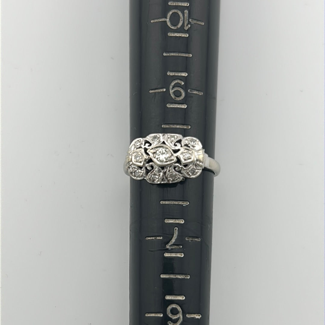 Ladies White Gold Vintage Cocktail Ring