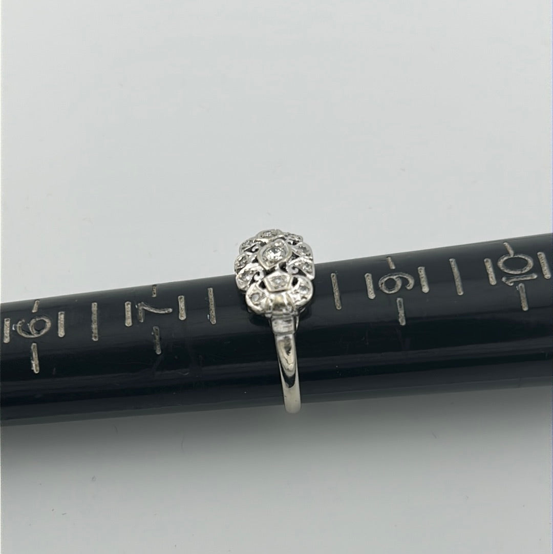 Ladies White Gold Vintage Cocktail Ring