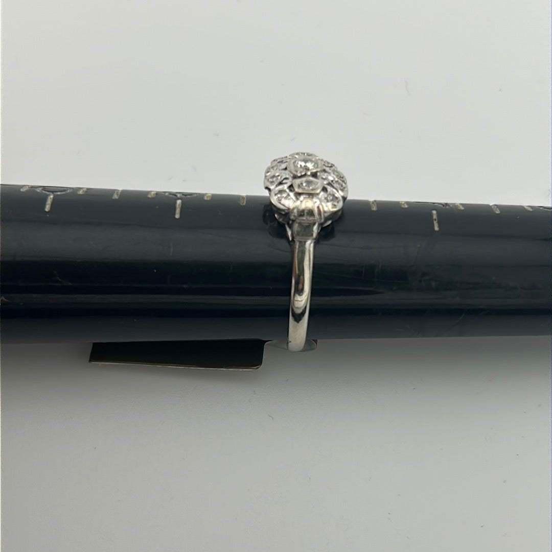 Ladies White Gold Vintage Cocktail Ring