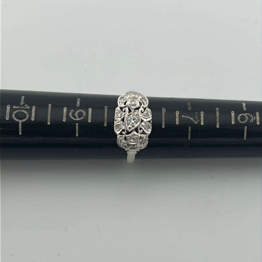 Ladies White Gold Vintage Cocktail Ring